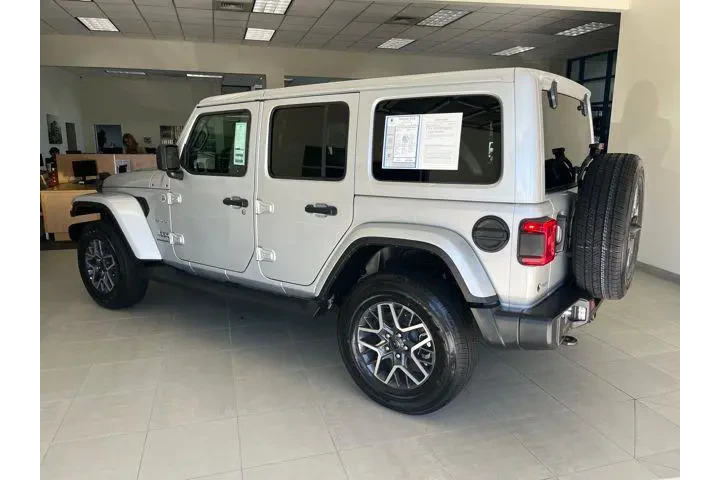 $37995 : Jeep Wrangler 2024 4x4 Sahar image 6