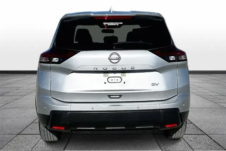 $23613 : Nissan Rogue 2024 SV 4dr Cro image 4