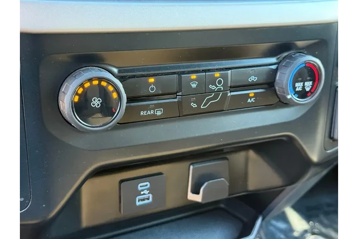 $28289 : Ford F-150 2023 4x2 XLT 4dr image 9