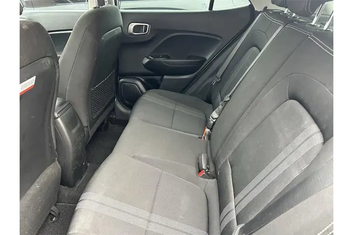 $17997 : Hyundai VENUE 2023 SEL 4dr C image 8