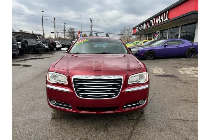 $9450 : 2012 300 4dr Sdn V6 Limited A image 7