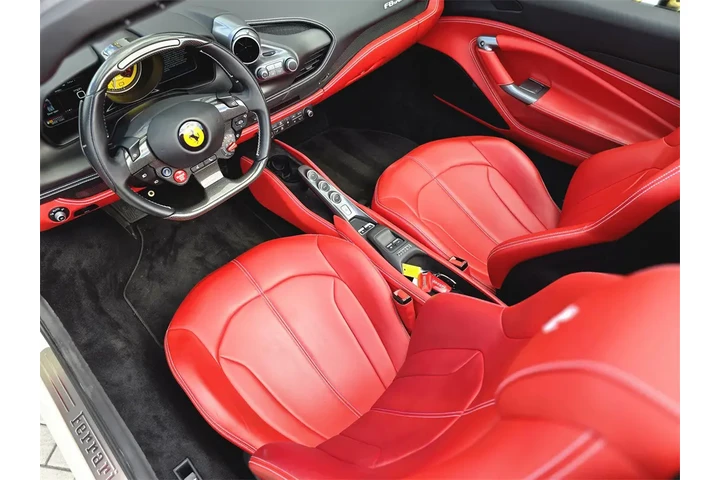 $499995 : Ferrari F8 Spider Base image 3