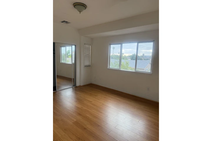 $950 : Linda, Recamara en cudahy image 3