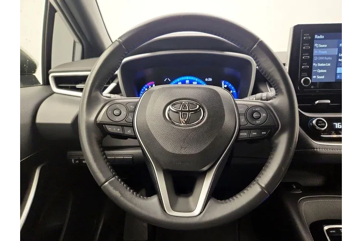 $21998 : Toyota Corolla Hatchback 202 image 10