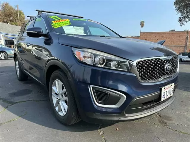 2017 Sorento LX V6 image 3