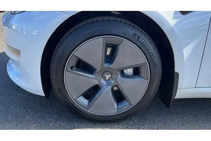 $27984 : Tesla Model 3 2023 4dr Sedan image 10