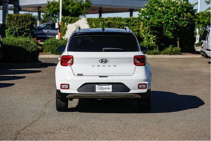 $18492 : Hyundai VENUE 2023 Limited 4 image 4
