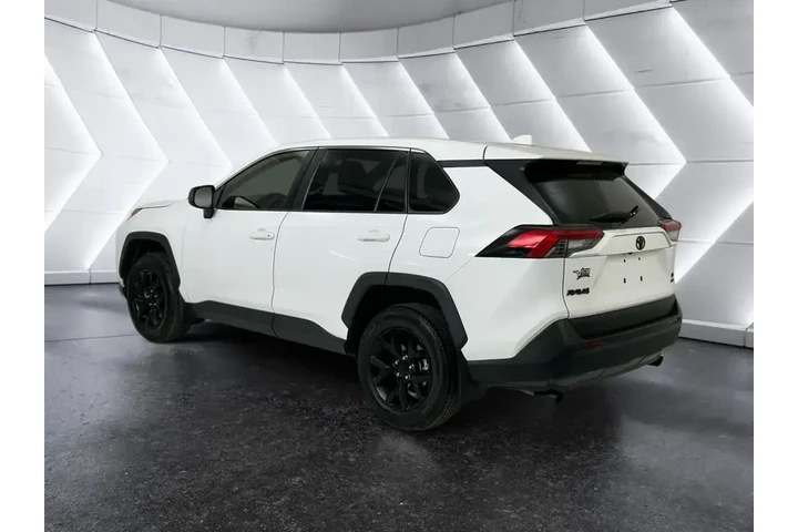 $28791 : Toyota RAV4 2024 AWD LE 4dr image 6