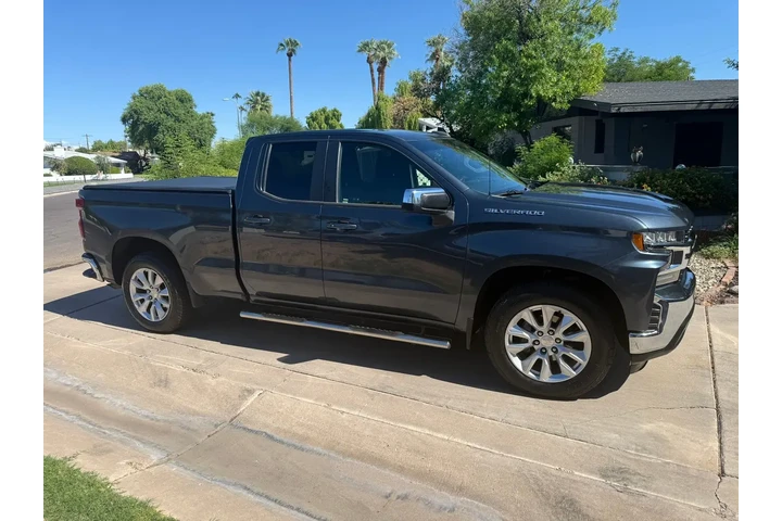 $12000 : 2020 Silverado 1500 LT image 2