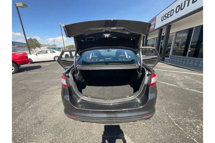 2015 Fusion SE image 10