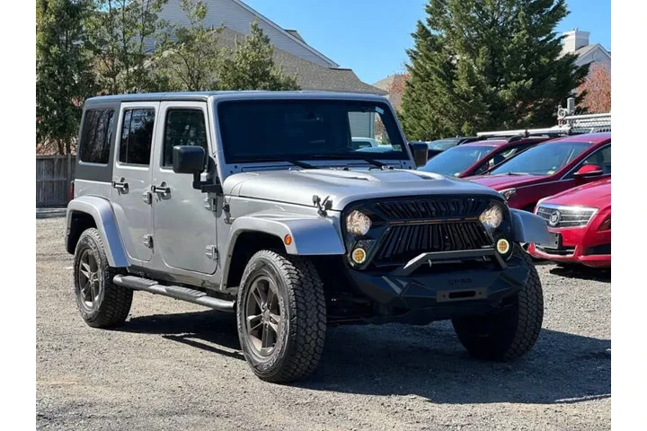 $16990 : 2016 Wrangler Unlimited Sahara image 2
