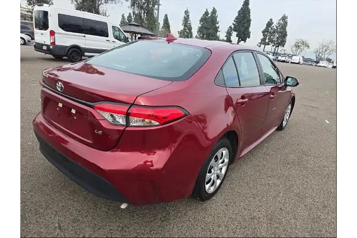 $22995 : Toyota Corolla 2024 LE 4dr S image 2