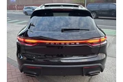 $39490 : Porsche Macan 2022 AWD 4dr S thumbnail