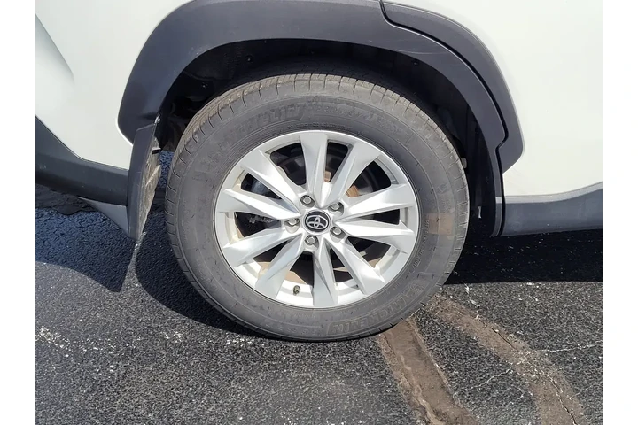 $28595 : Toyota Corolla Cross 2024 AW image 10