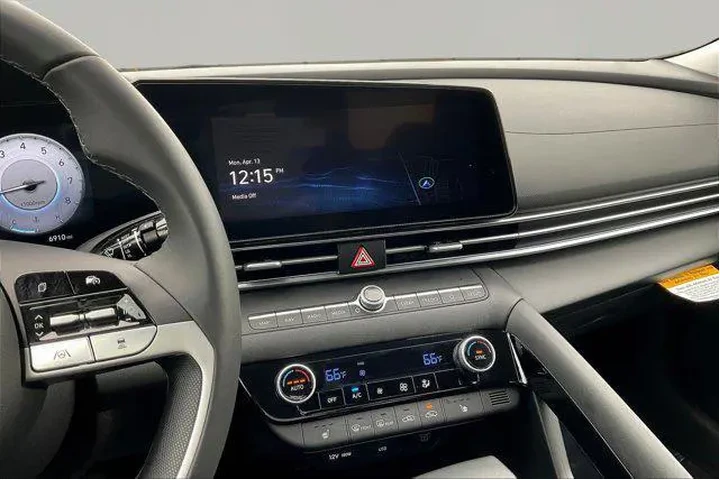 $26070 : Hyundai ELANTRA 2025 SEL Con image 9