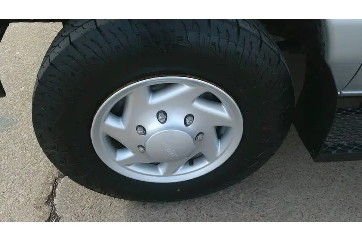 $9999 : 1997 E-350 XL image 10