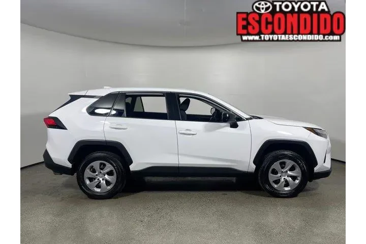 $31487 : Toyota RAV4 2024 AWD LE 4dr image 2