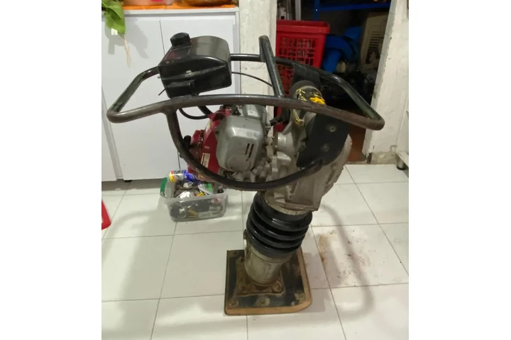 CANGURO- APISONADOR A GASOLINA image 5