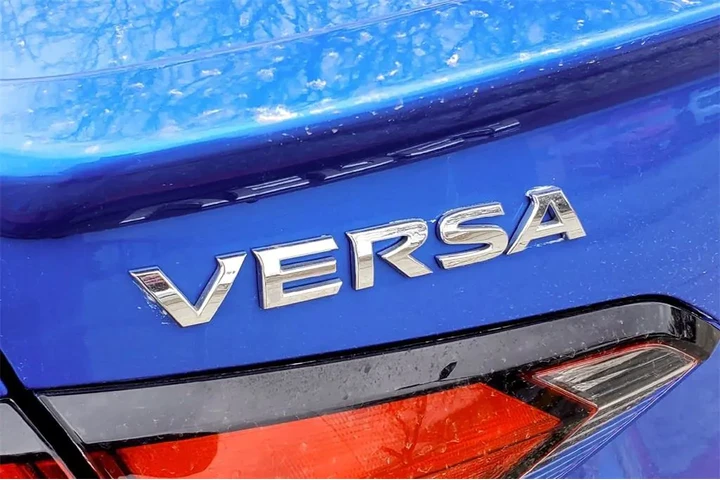 $17974 : Nissan Versa 2020 SR 4dr Sed image 8