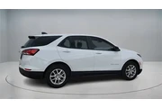 $19689 : Chevrolet Equinox 2023 LS 4d thumbnail