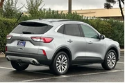 $22499 : Ford Escape 2021 AWD Titaniu thumbnail