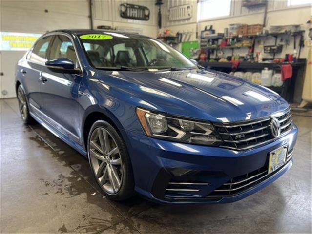 $14900 : 2017 Passat R-Line w/Comfort image 3