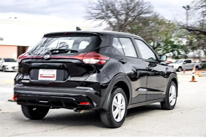 $21599 : Nissan Kicks Play 2025 S 4dr image 5