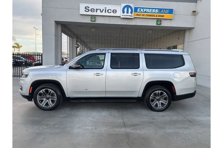 $39104 : Jeep Wagoneer L 2024 4x4 Ser image 5