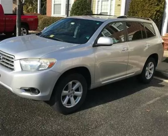 $5500 : **Highlander 2008 Toyota SUV** image 1