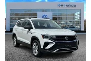 Volkswagen Taos 2023 AWD S 4