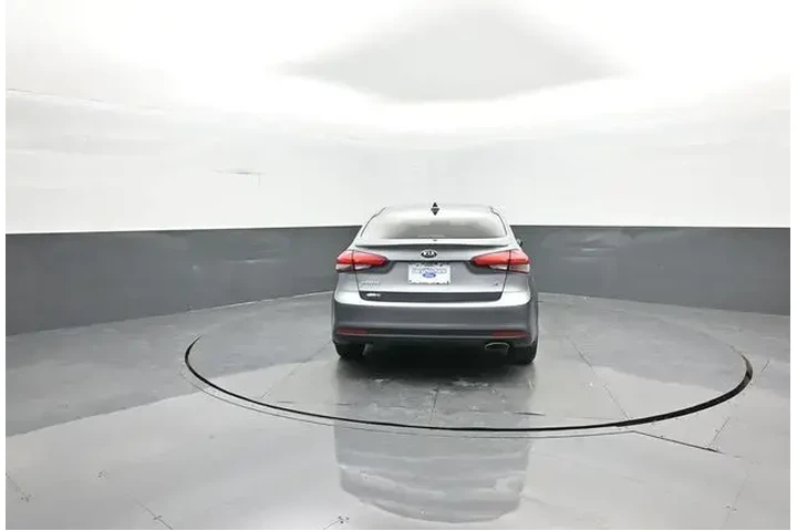 $12952 : Kia Forte 2018 S 4dr Sedan image 6