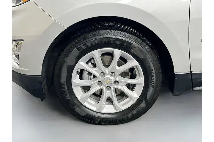 $19975 : Chevrolet Equinox 2021 LT 4d image 6