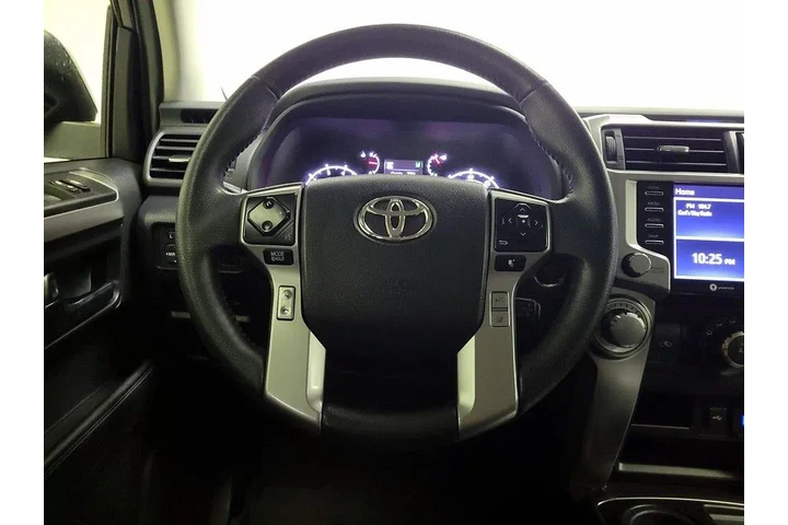 $30998 : Toyota 4Runner 2022 4x2 SR5 image 10