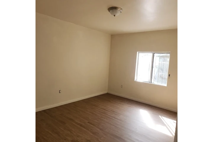 $2350 : Apartamento en Compton image 6
