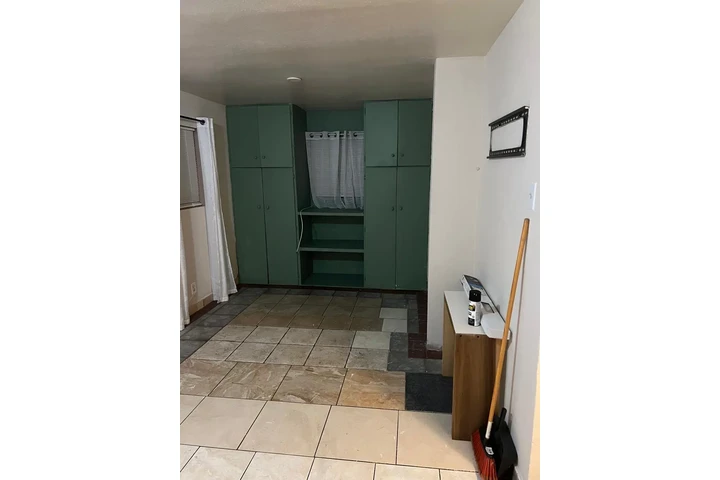 $1000 : SE RENTA CUARTO EN ELA image 3