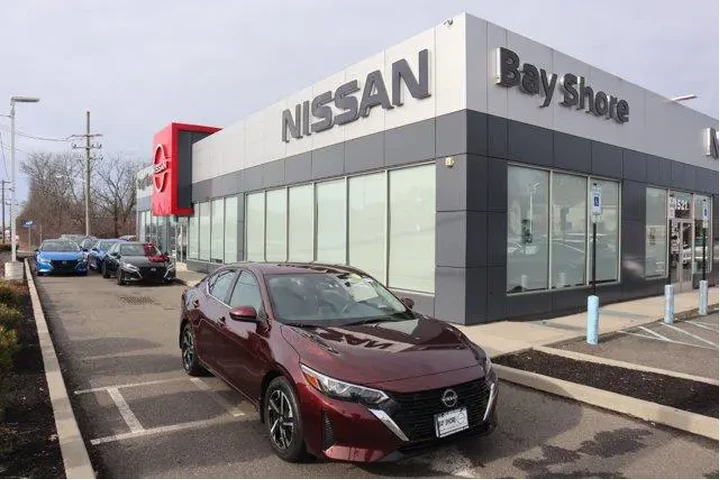 $17316 : Nissan Sentra 2025 SV 4dr Se image 2