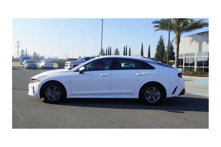 $18700 : 2023 K5 LXS image 9