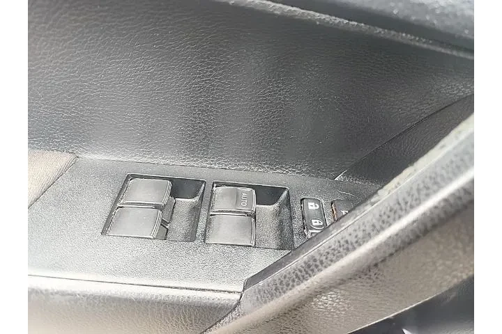 $12991 : Toyota Corolla 2014 L 4dr Se image 2