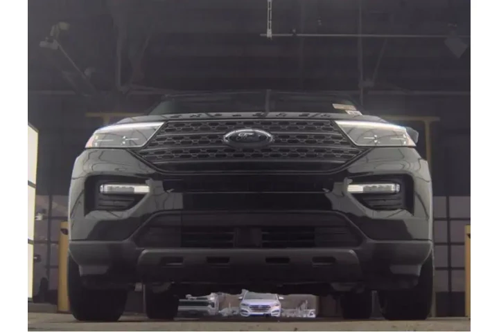 $30999 : Ford Explorer 2023 AWD XLT 4 image 4