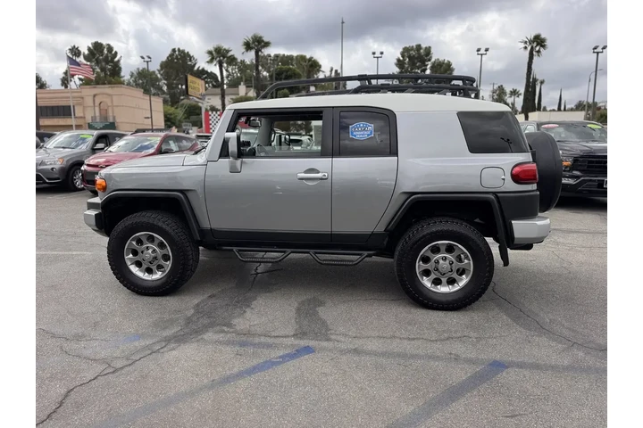 $28995 : Toyota FJ Cruiser 2012 4x4 4 image 6