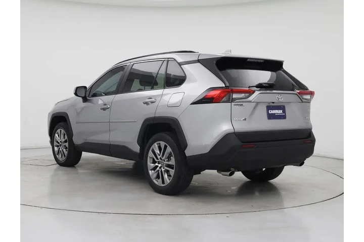 $30998 : Toyota RAV4 2022 XLE Premium image 2