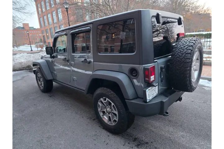 $16995 : 2014 Wrangler Unlimited Rubic image 5