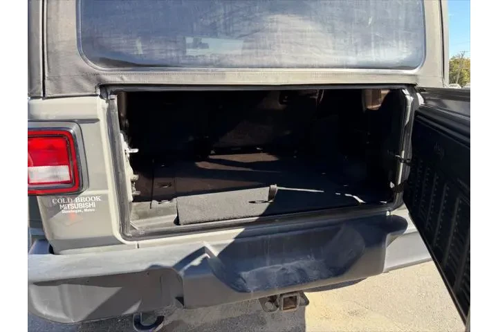 $30990 : Jeep Wrangler Unlimited 2022 image 5