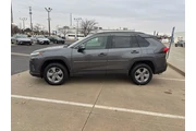 $28999 : Toyota RAV4 2022 AWD XLE 4dr thumbnail