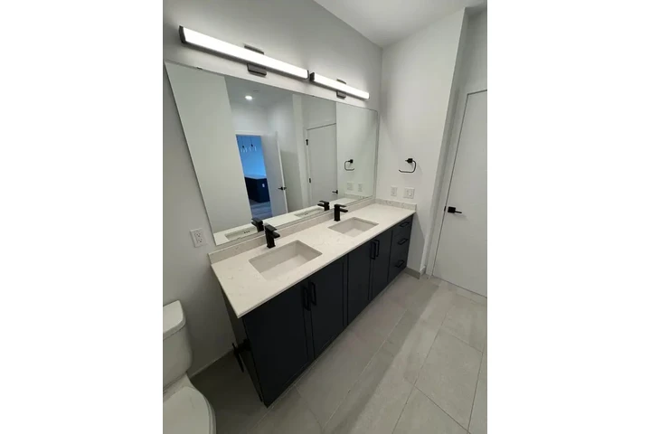 $1100 : Apto 1H con parking privado image 7