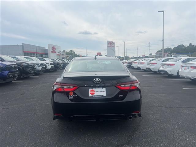 $28881 : PRE-OWNED 2024 TOYOTA CAMRY SE image 6