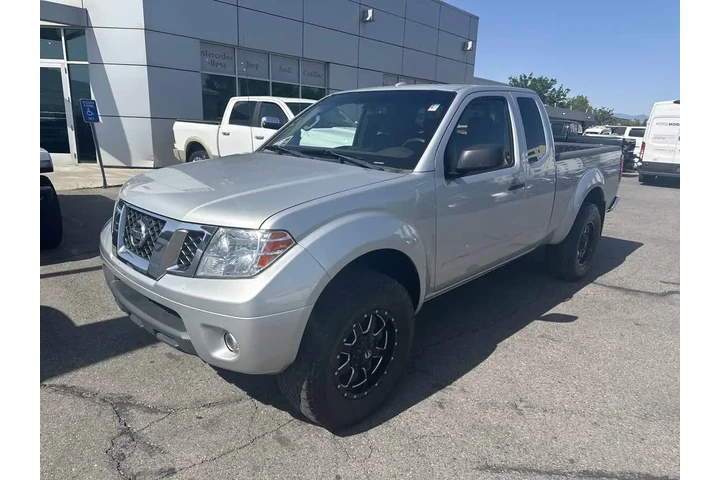 $14995 : 2012 Frontier SV image 3