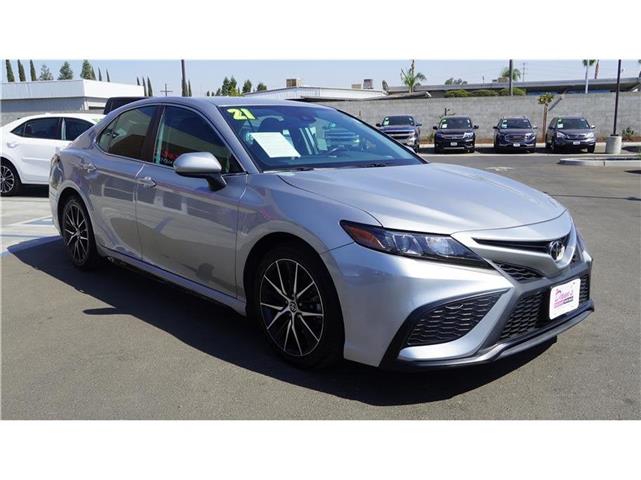 $23600 : 2021 Camry SE Sedan 4D image 4