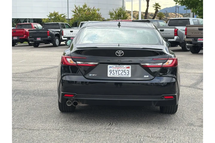 $33870 : Toyota Camry 2025 SE 4dr Sed image 4