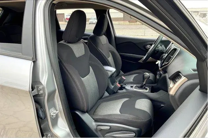 $16995 : Jeep Cherokee 2017 Sport 4dr image 7